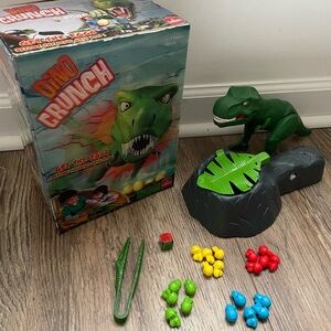DINO CRUNCH game!